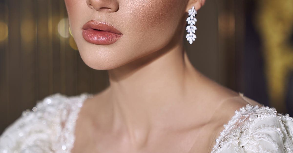 Vintage Updo Hairstyles: Inspiration from the 1920s to the 1960s